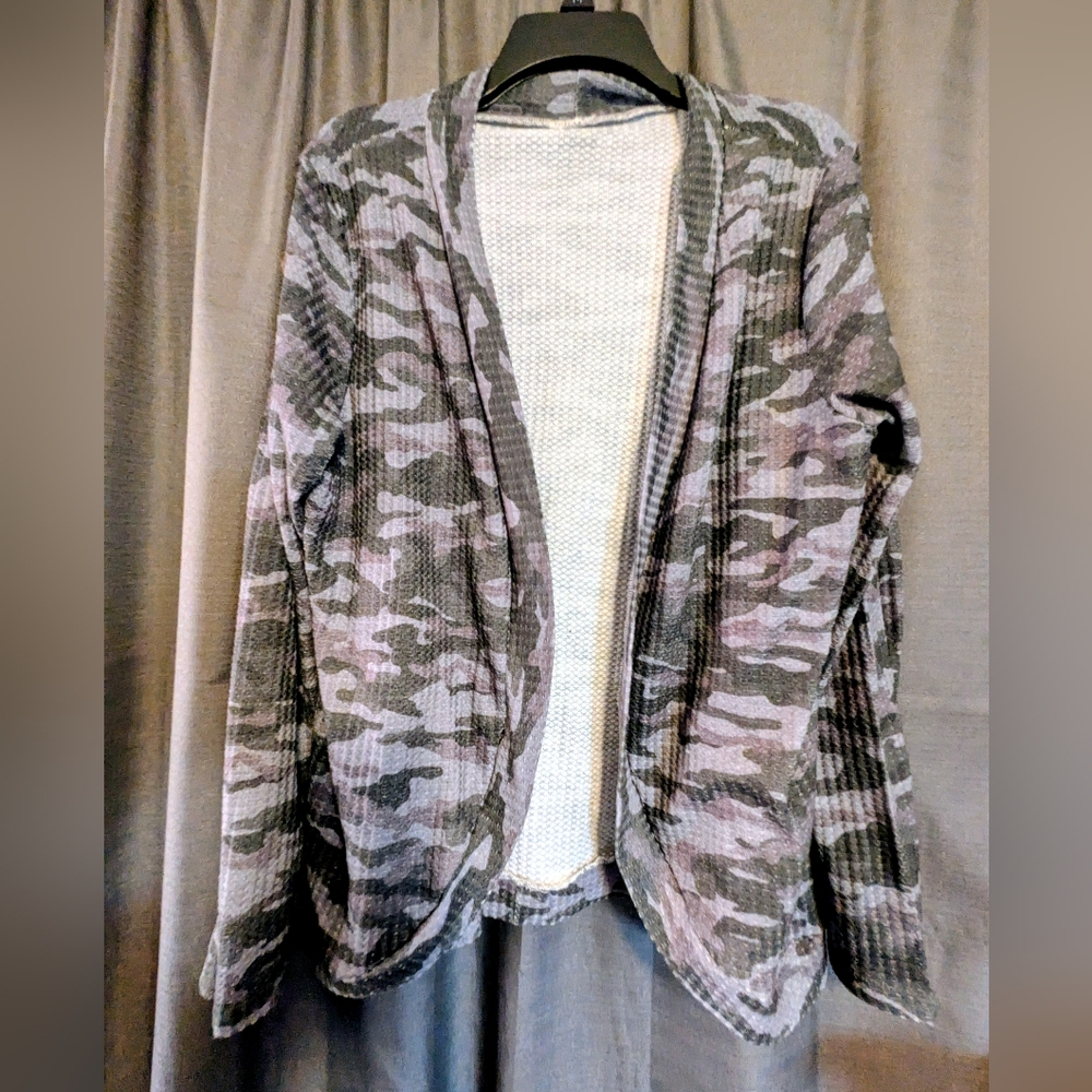Women's Camouflage Open-Front Cardigan Sz. M